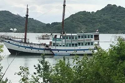 Phinisi Phinisi