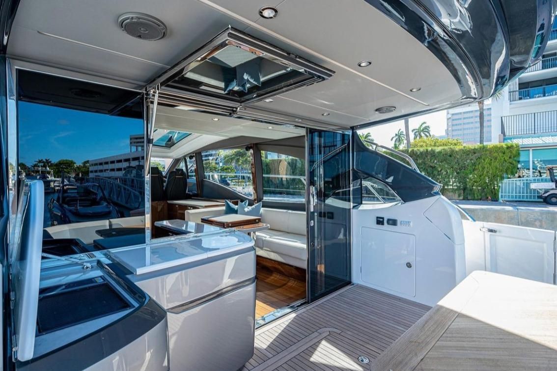 2019 Princess 62 