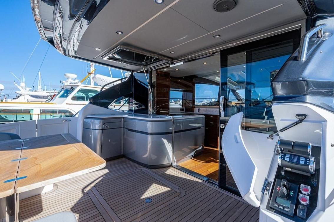 2019 Princess 62 