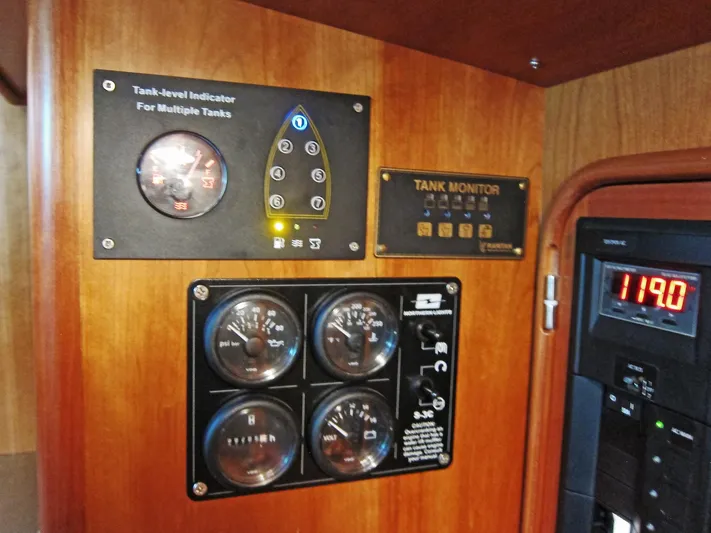 Living Water Yacht Photos Pics 