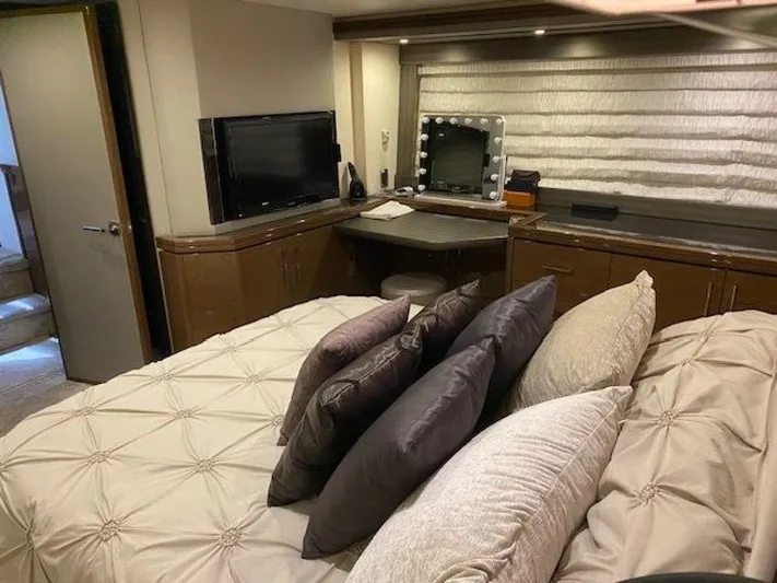 7th Heaven Yacht Photos Pics 2014 Marquis 63 Sport Yacht - Image 33