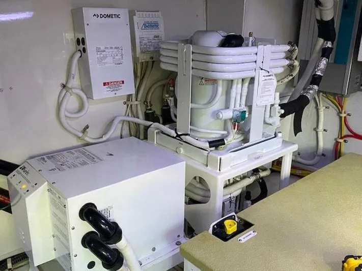 7th Heaven Yacht Photos Pics 2014 Marquis 63 Sport Yacht - Image 62