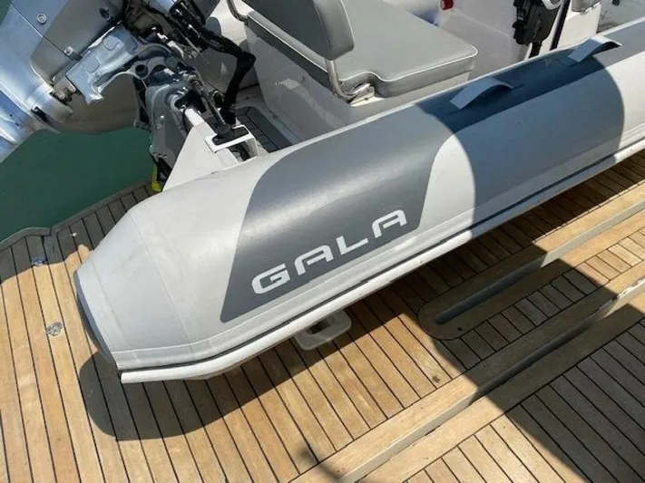 7th Heaven Yacht Photos Pics 2014 Marquis 63 Sport Yacht - Image 12