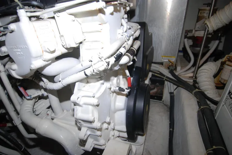 Escape Plan Yacht Photos Pics 2002 Carver 564 Cockpit - Image 45