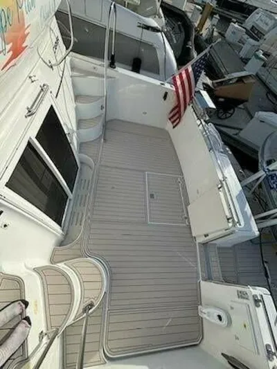 Escape Plan Yacht Photos Pics 2002 Carver 564 Cockpit - Image 86