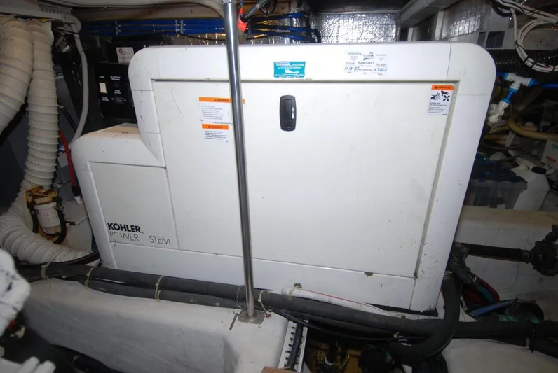 Escape Plan Yacht Photos Pics 2002 Carver 564 Cockpit - Image 44