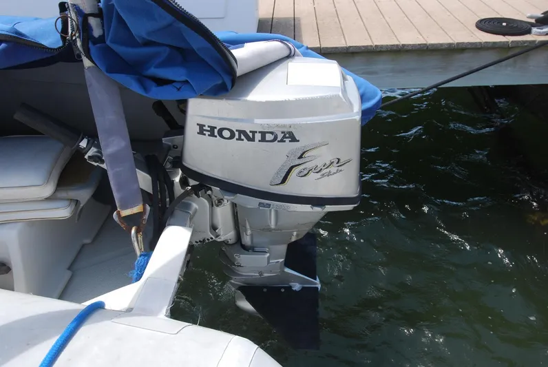 Escape Plan Yacht Photos Pics 2002 Carver 564 Cockpit - Image 79