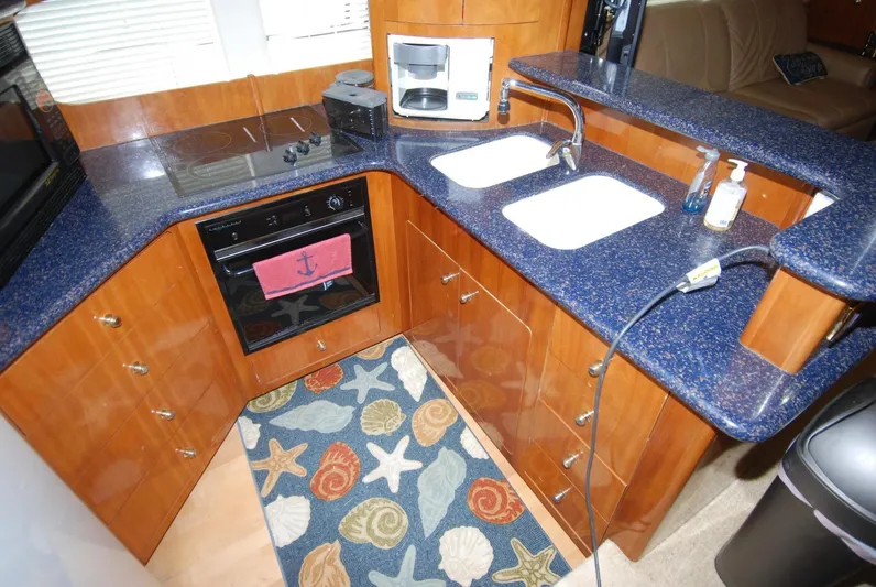 Escape Plan Yacht Photos Pics 2002 Carver 564 Cockpit - Image 26