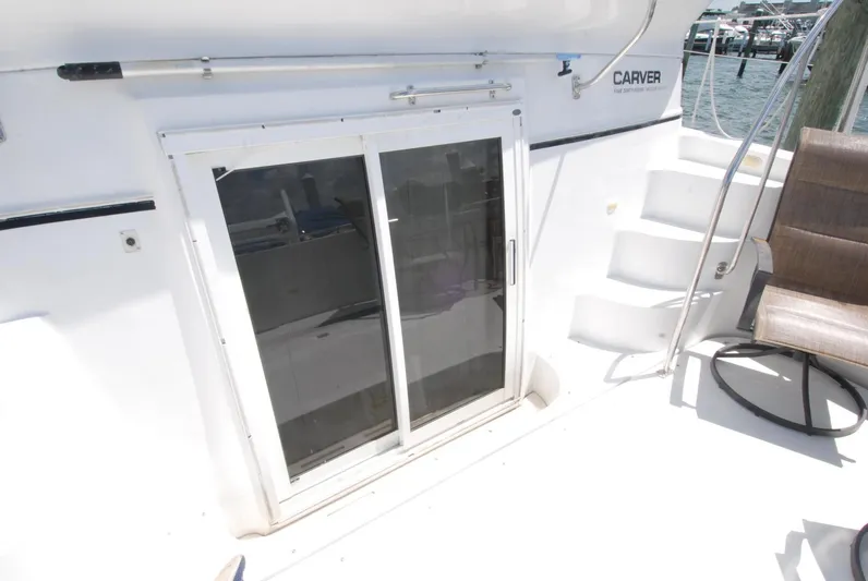 Escape Plan Yacht Photos Pics 2002 Carver 564 Cockpit - Image 10