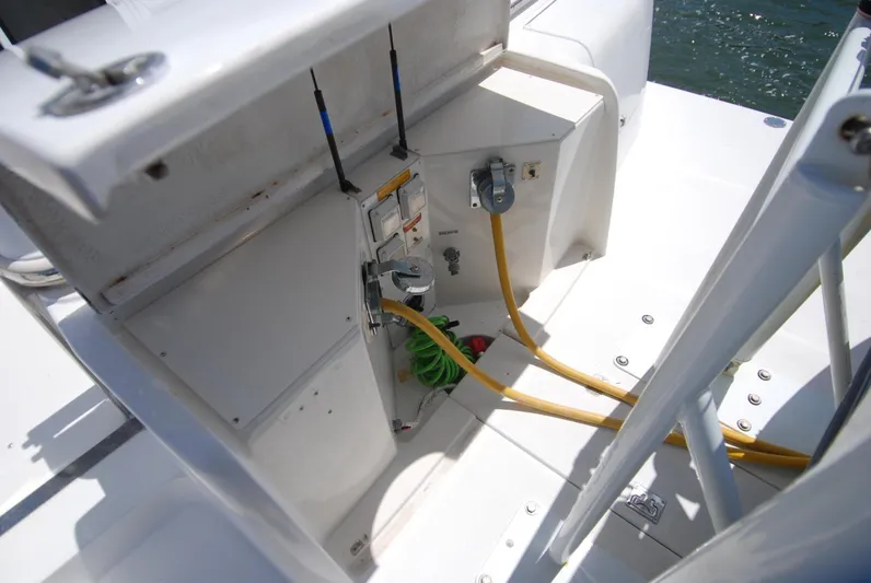 Escape Plan Yacht Photos Pics 2002 Carver 564 Cockpit - Image 11