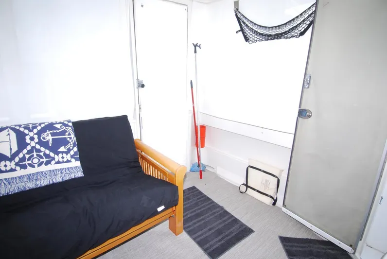 Escape Plan Yacht Photos Pics 2002 Carver 564 Cockpit - Image 65