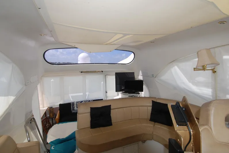 Escape Plan Yacht Photos Pics 2002 Carver 564 Cockpit - Image 61