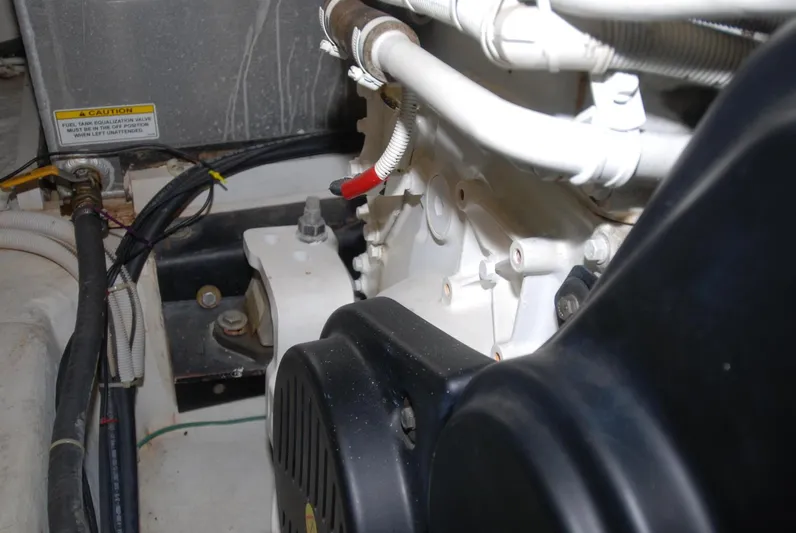 Escape Plan Yacht Photos Pics 2002 Carver 564 Cockpit - Image 46