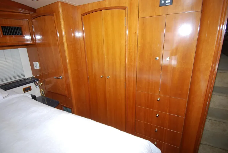 Escape Plan Yacht Photos Pics 2002 Carver 564 Cockpit - Image 21