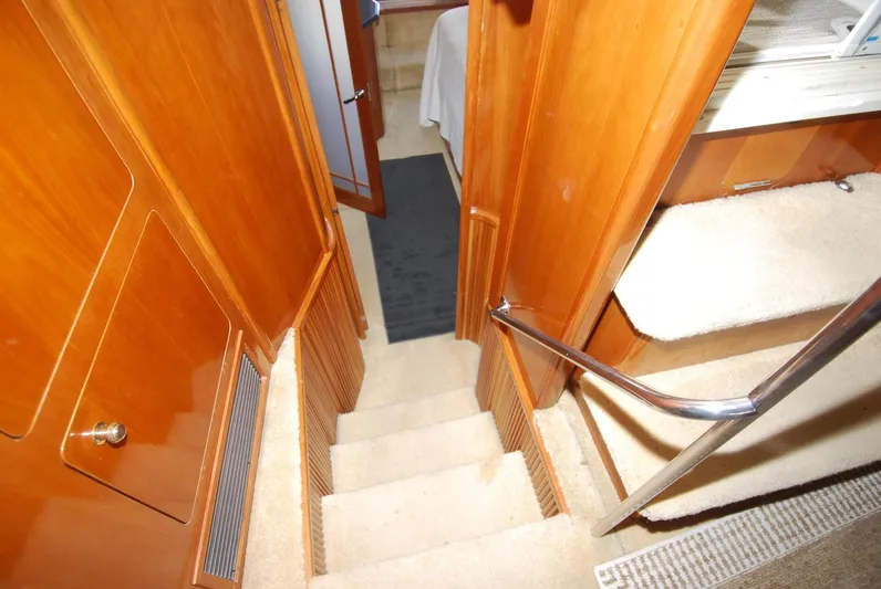 Escape Plan Yacht Photos Pics 2002 Carver 564 Cockpit - Image 19