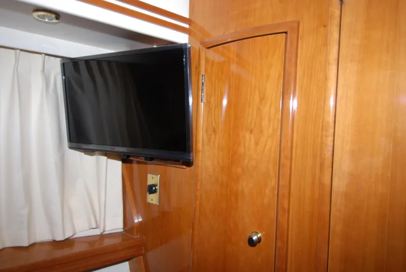 Escape Plan Yacht Photos Pics 2002 Carver 564 Cockpit - Image 51