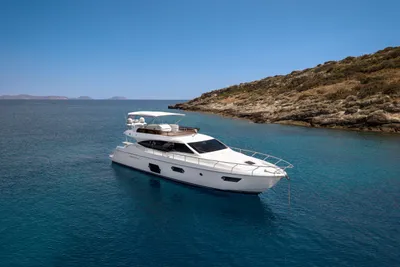 Ferretti Yachts 560