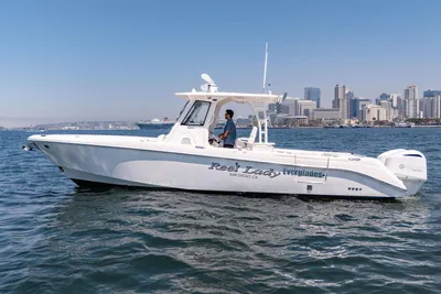 Everglades 325 Center Console