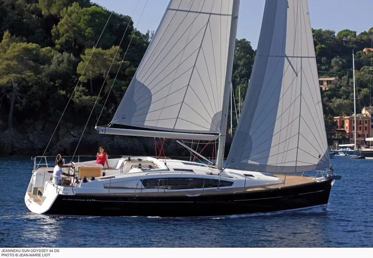 Cruzeiro Do Sul Yacht Photos Pics Manufacturer Provided Image: 2016 Jeanneau Sun Odyssey 44 DS sailing on calm waters.