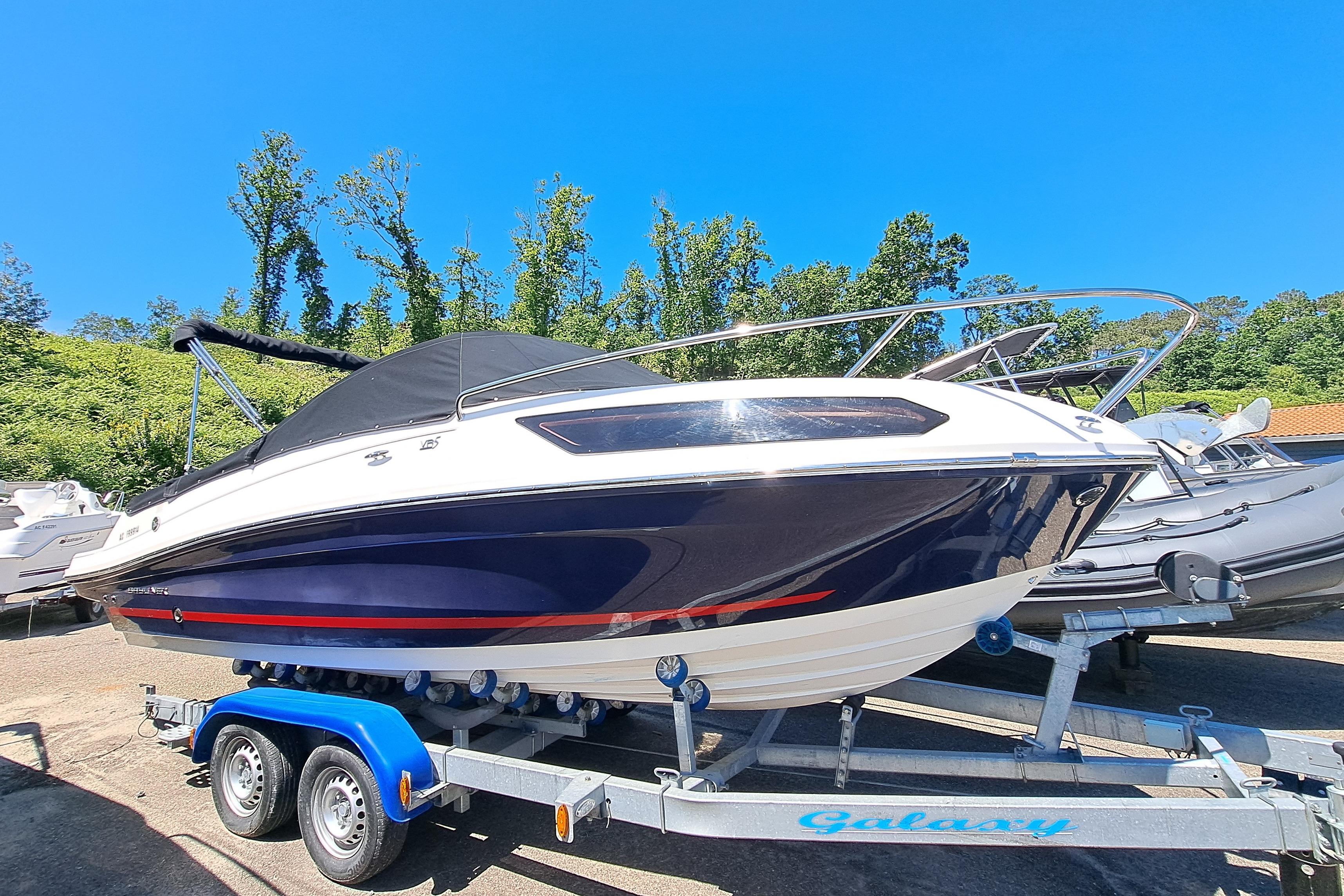 2017 Bayliner VR5 Cuddy