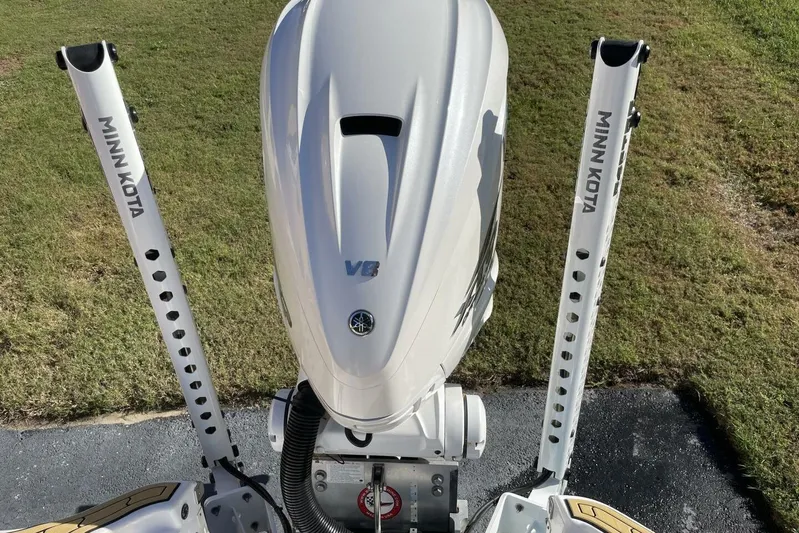  Yacht Photos Pics 2023 Sportsman Masters 267 Bay Boat with Minn Kota poles and V8 engine.