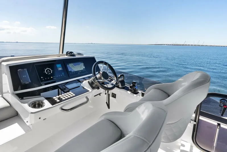 Our Trade Yacht Photos Pics 2024 Sunseeker Manhattan 55 - Image 31