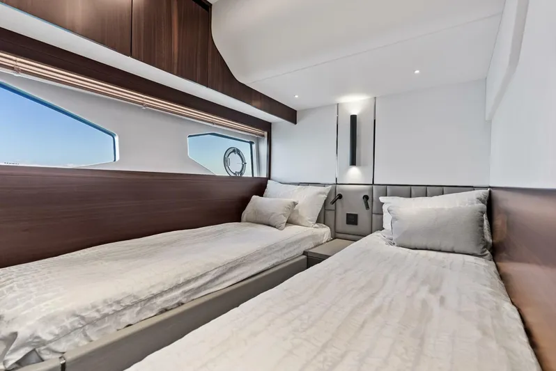 Our Trade Yacht Photos Pics 2024 Sunseeker Manhattan 55 - Image 22