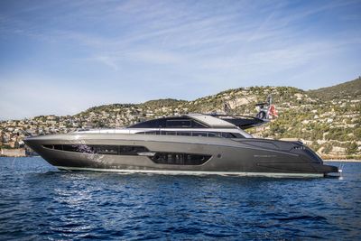 Yacht