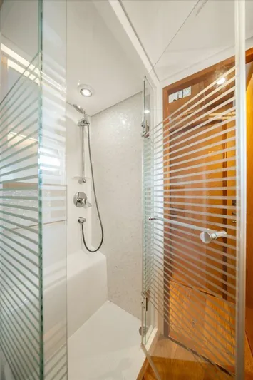 Magic Yacht Photos Pics 2018 Horizon Pc52 - Image 32