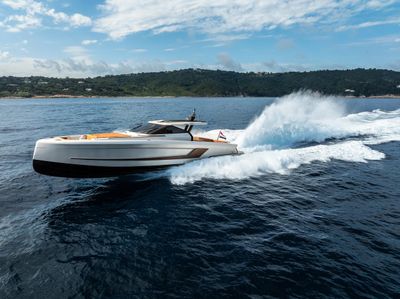Yacht