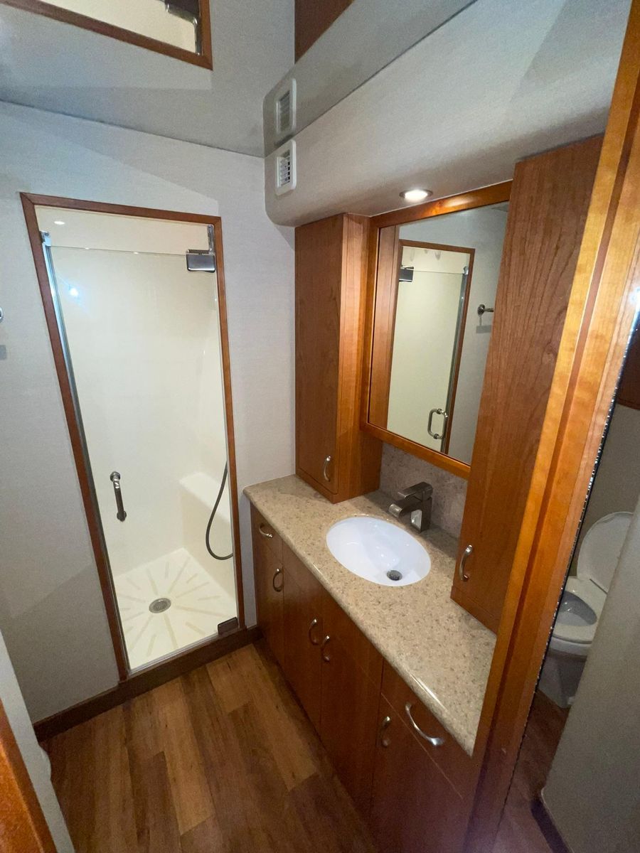 2013 Hatteras 63 