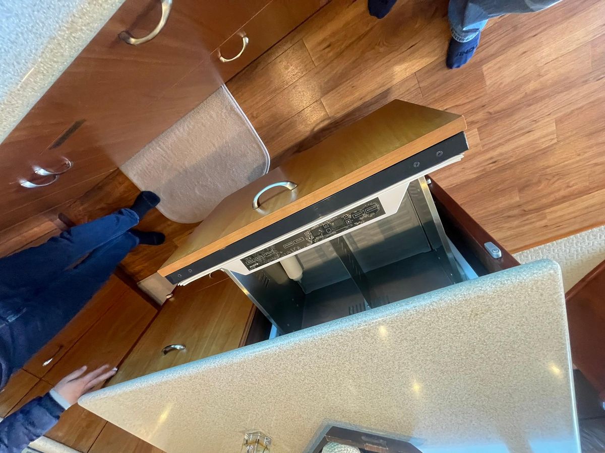 2013 Hatteras 63 