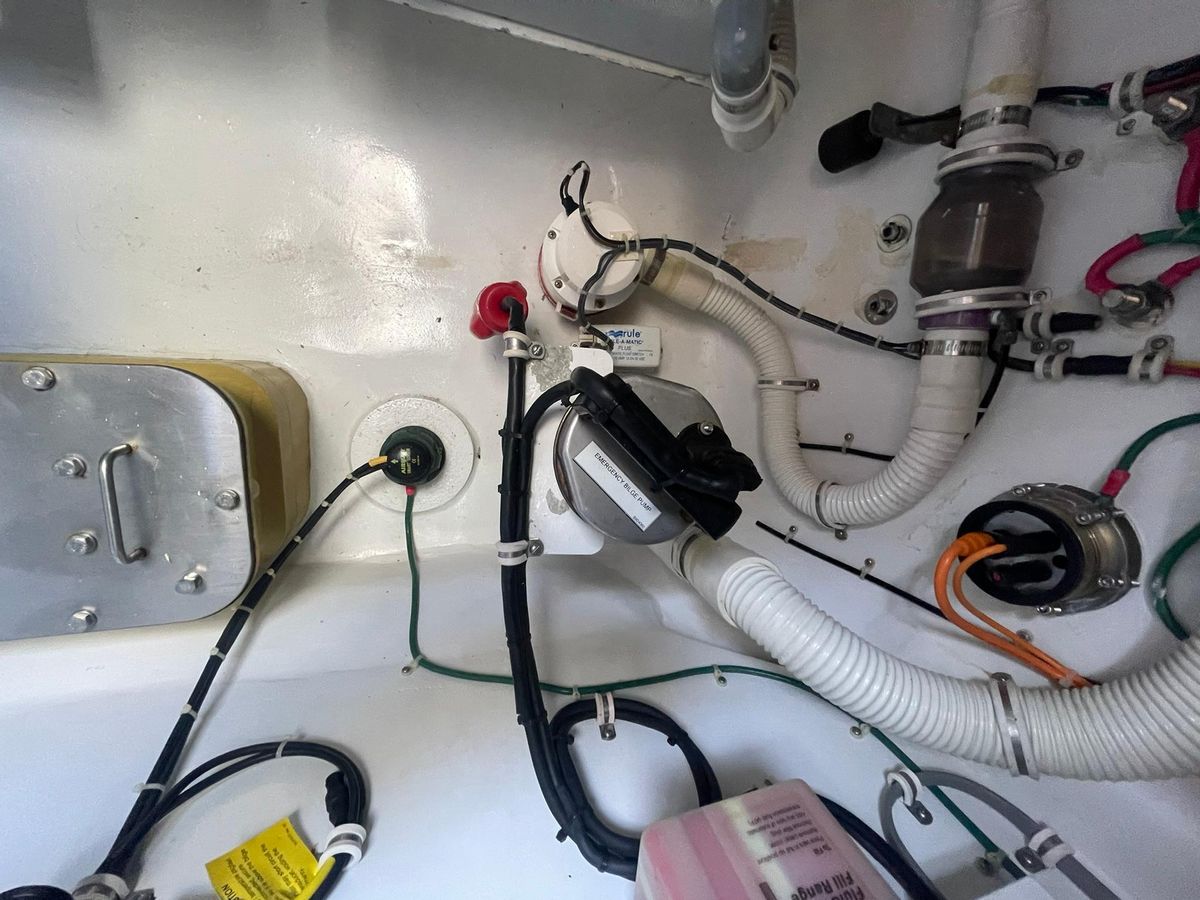 2013 Hatteras 63 
