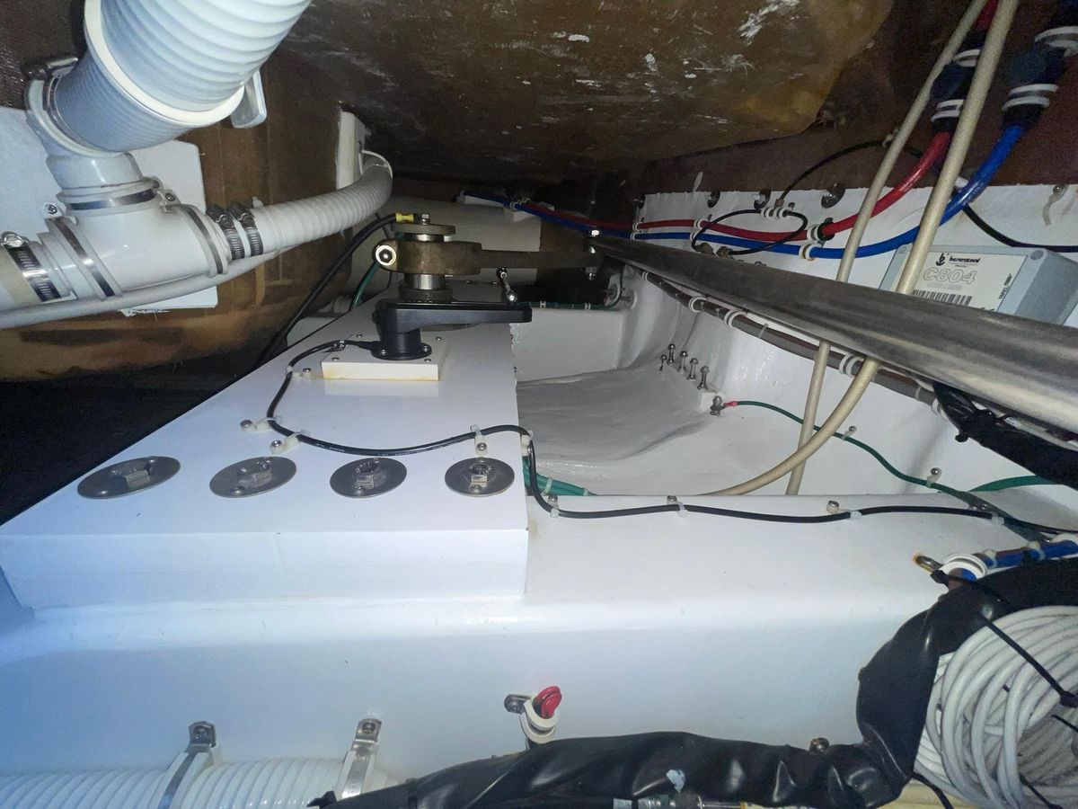 2013 Hatteras 63 