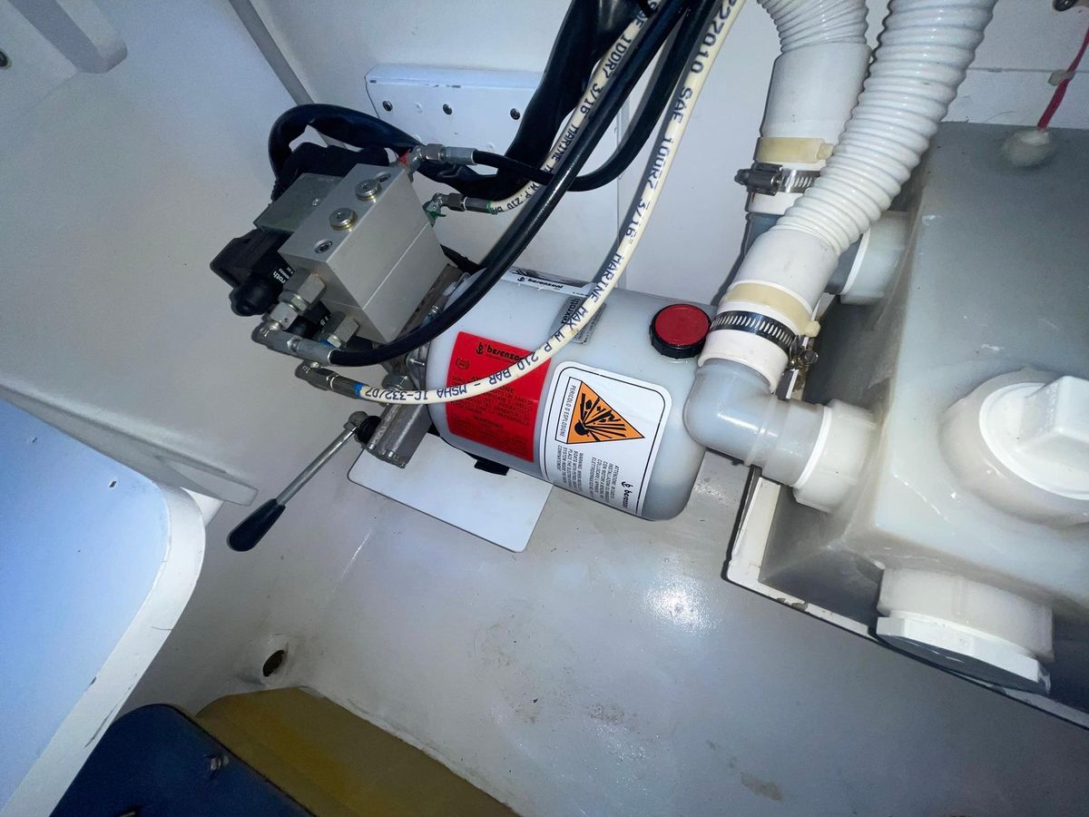 2013 Hatteras 63 