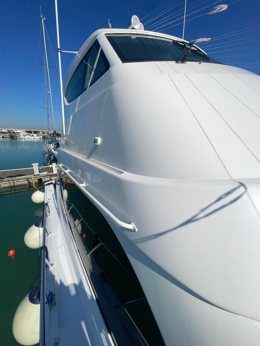 2013 Hatteras 63 