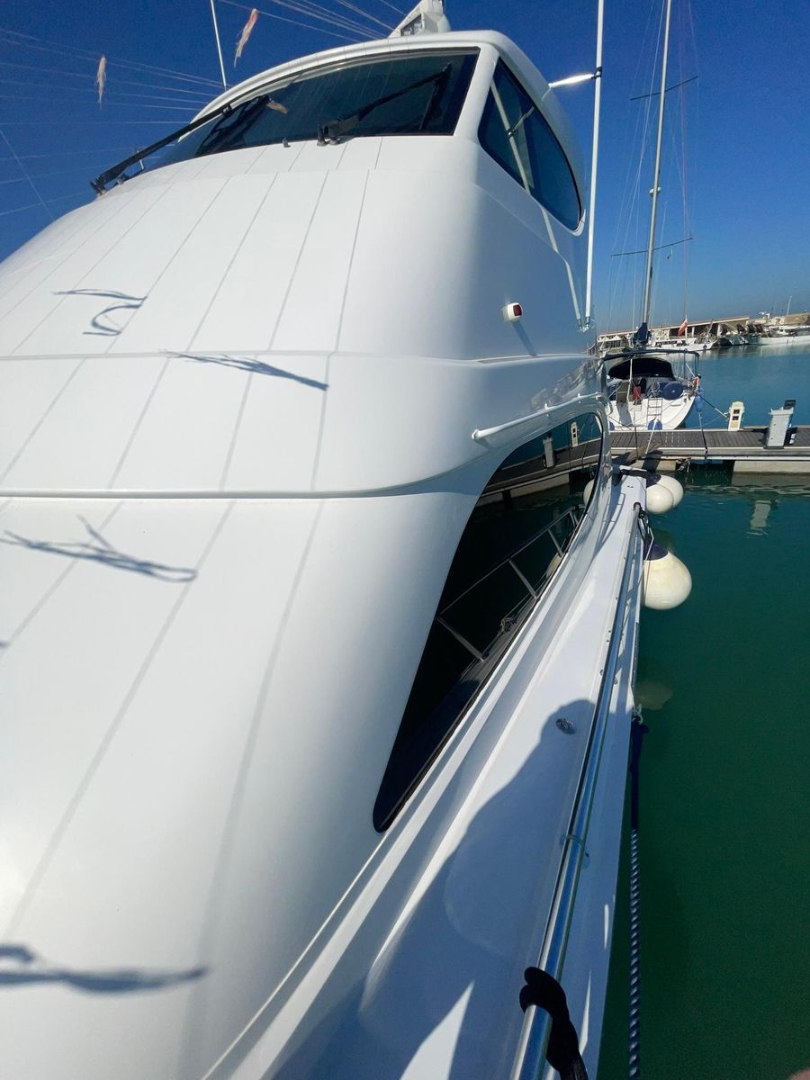 2013 Hatteras 63 