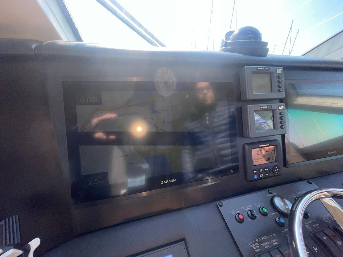 2013 Hatteras 63 