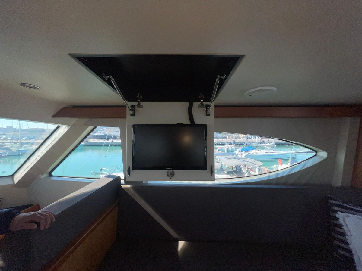 2013 Hatteras 63 