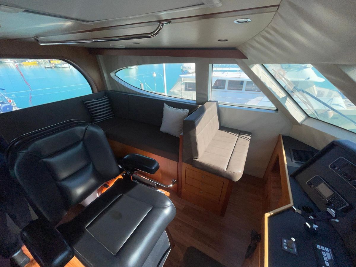 2013 Hatteras 63 