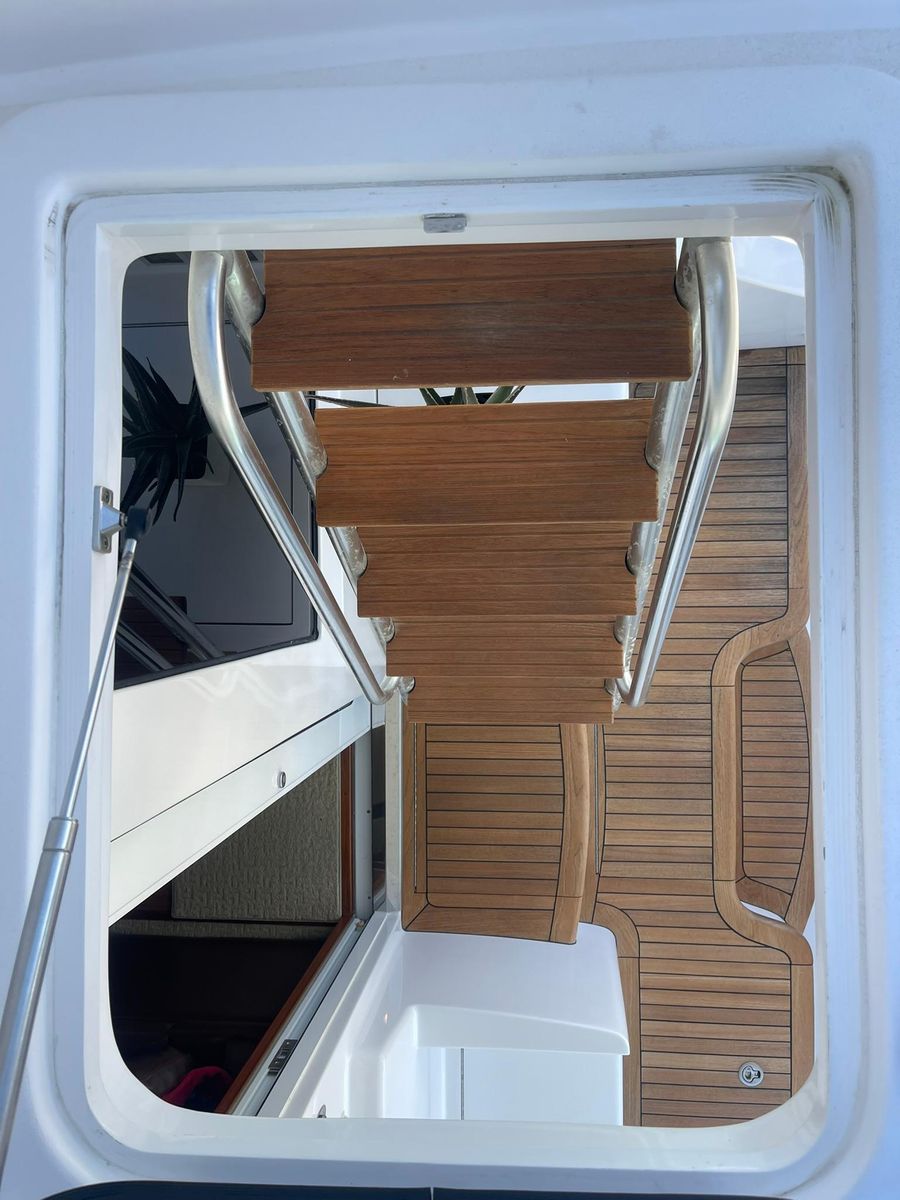 2013 Hatteras 63 