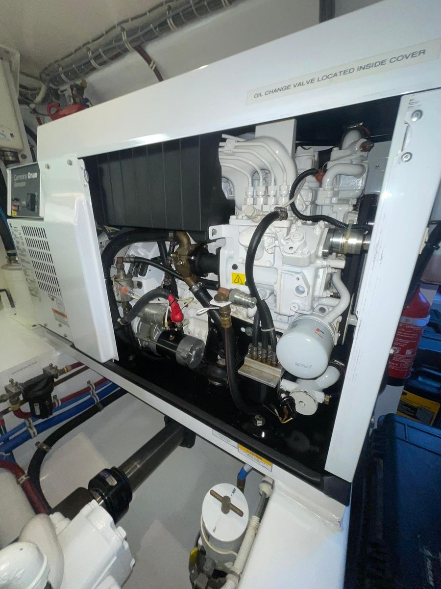 2013 Hatteras 63 