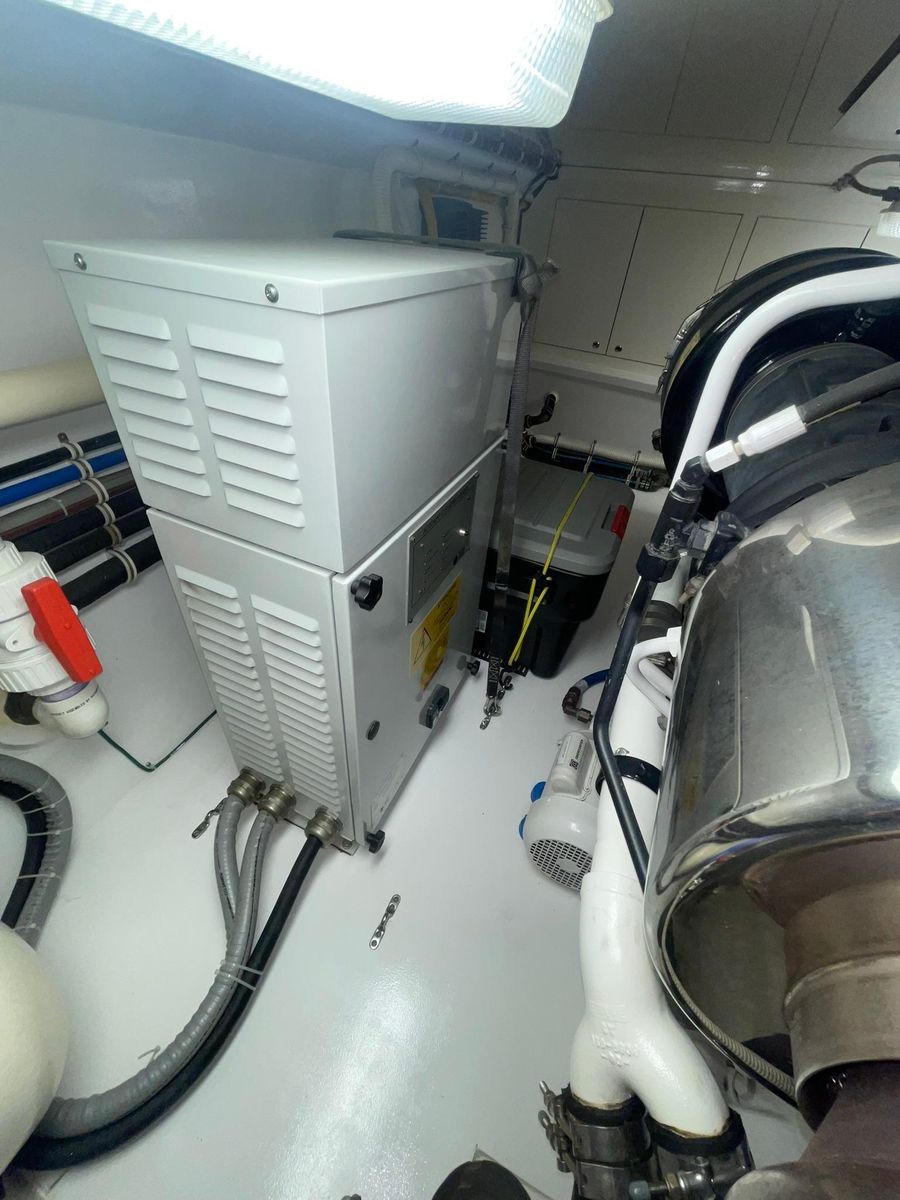 2013 Hatteras 63 