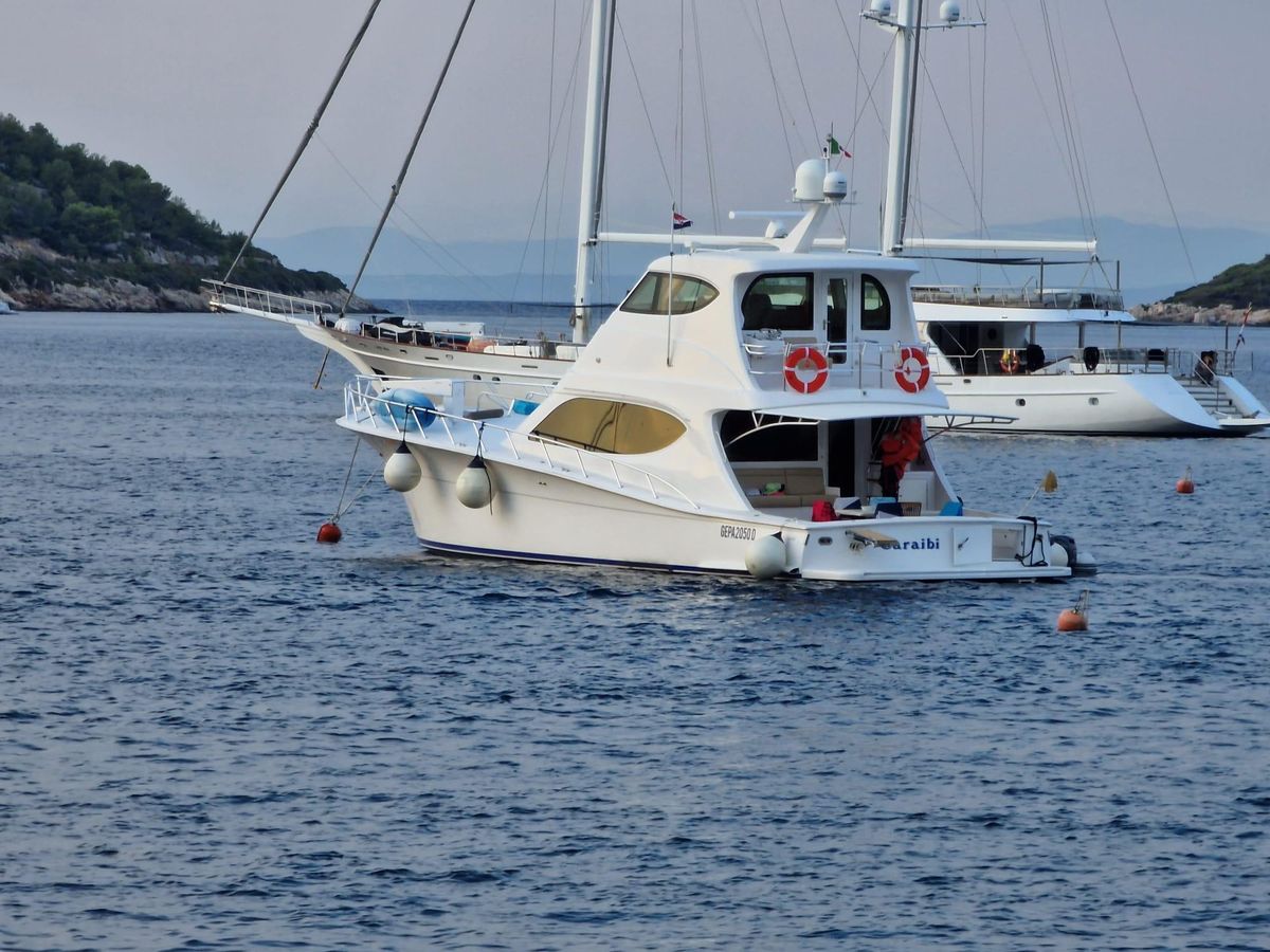 2013 Hatteras 63 