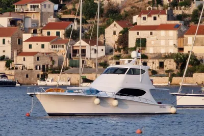 Hatteras GT63
