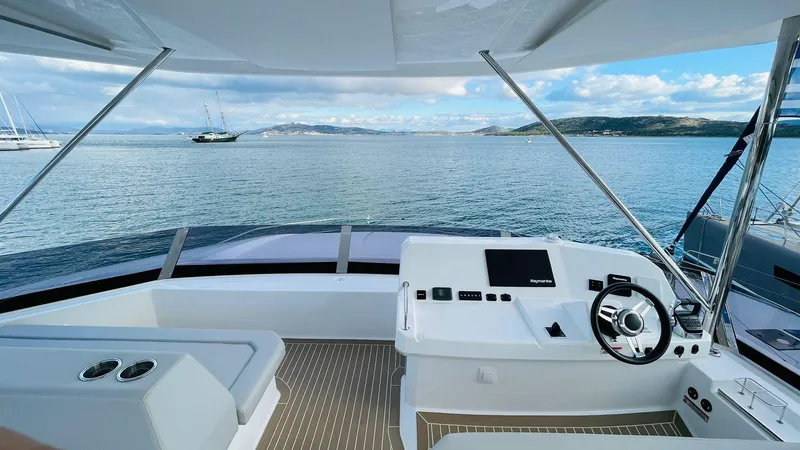  Yacht Photos Pics Modern Leopard 53 yacht helm with panoramic ocean view, 2023 model.