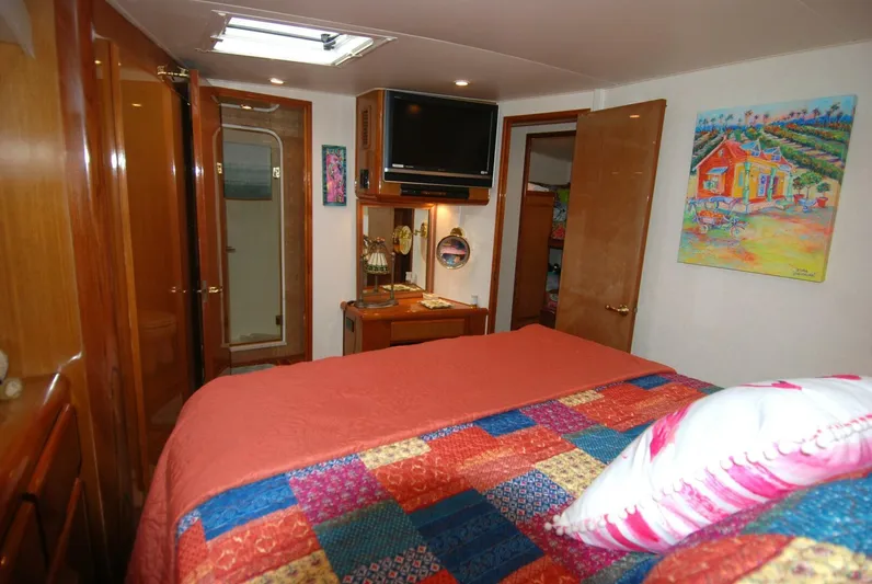 Nothin To Talk About Yacht Photos Pics 2000 Viking 58 Convertible - Image 31