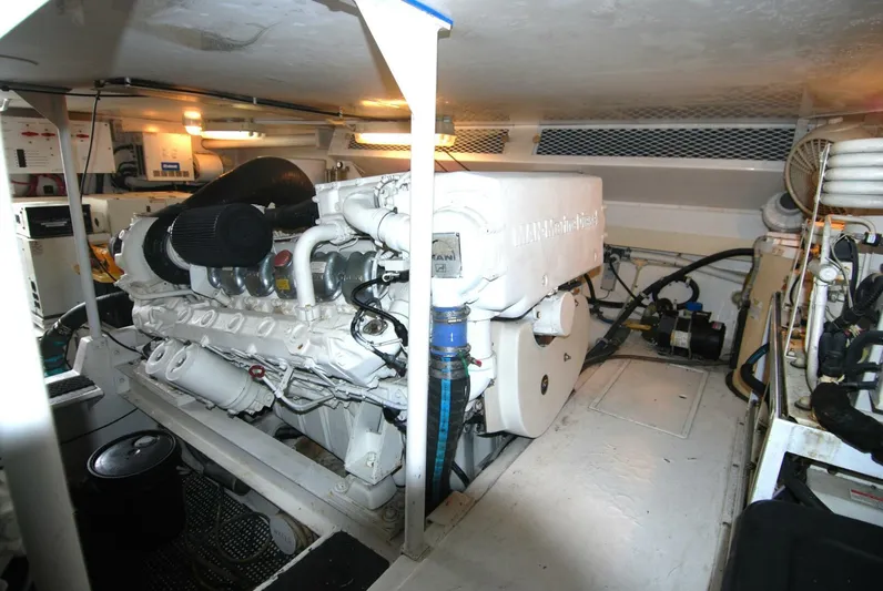 Nothin To Talk About Yacht Photos Pics 2000 Viking 58 Convertible - Image 84