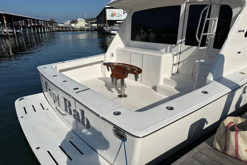 Capt Bab Yacht Photos Pics Viking 45 CAPT BAB - Cockpit