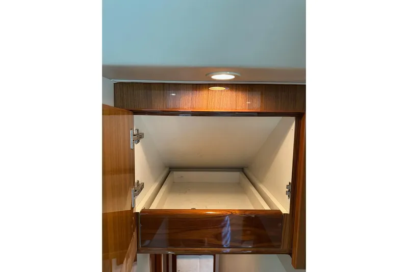 Capt Bab Yacht Photos Pics Viking 45 CAPT BAB- Guest Cabin